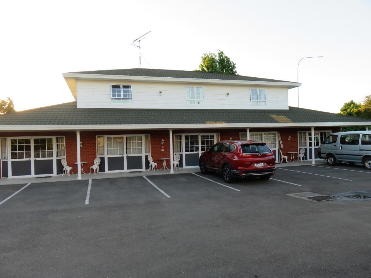 ביאנהיים Admirals Motor Lodge מראה חיצוני תמונה