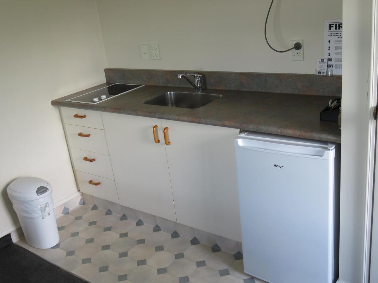 ביאנהיים Admirals Motor Lodge מראה חיצוני תמונה