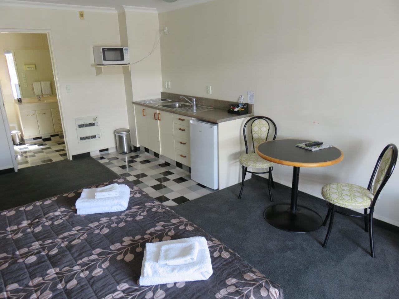 ביאנהיים Admirals Motor Lodge מראה חיצוני תמונה